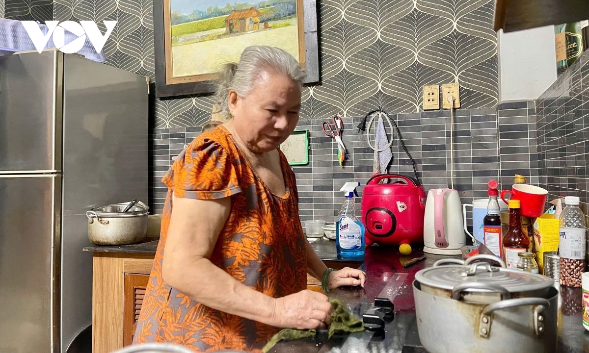 Người lao động tự do ở TP.HCM ngậm ngùi ăn Tết xa quê